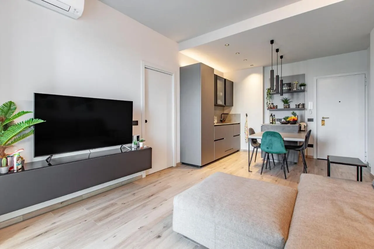 Easylife - Chic E Moderno Bilocale Con Balconcino Sul Naviglio Grande Lägenhet Milano 0*,  Italien